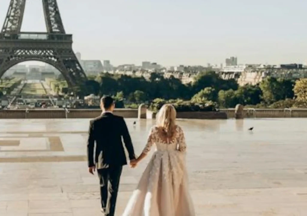 unvergessliche hochzeit rautpaar HandInHand Eifelturm